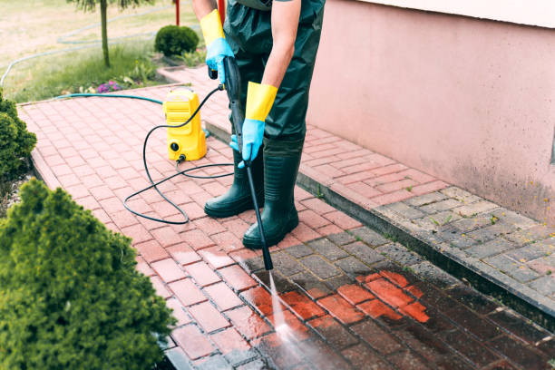 Best Pool Deck Cleaning  in Apple Valley, CA